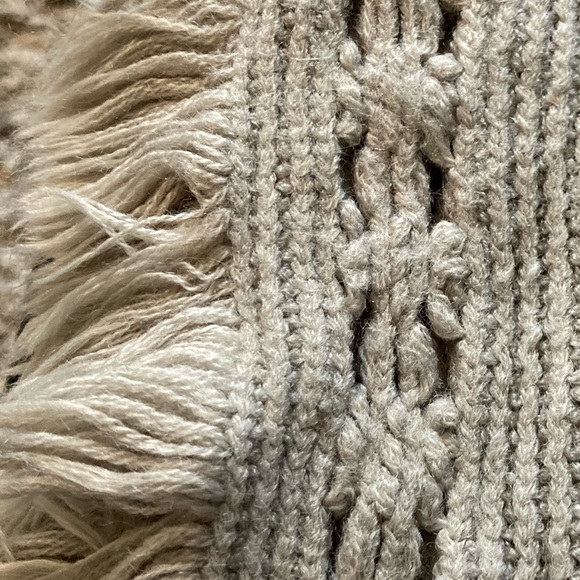 Shawl like scarf - Picture 8 of 8